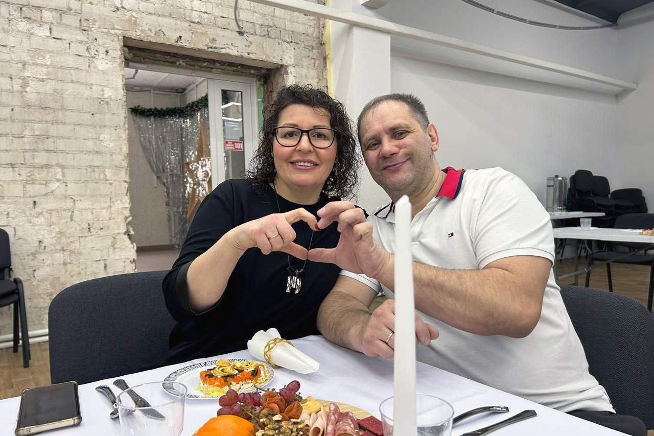 21 married couples in Revda's House of the Living God Church renewed their feelings and recalled the romance of first dates